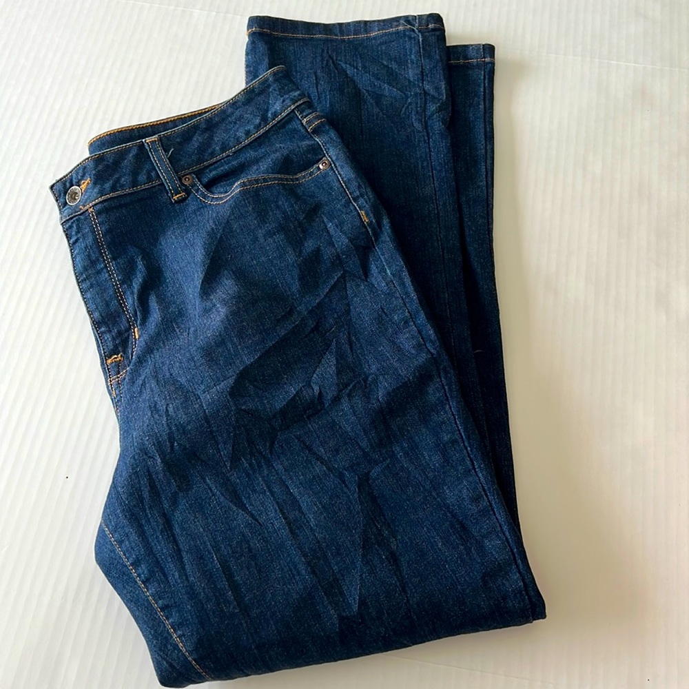 L.L BEAN  CLASSIC FIT size 14R